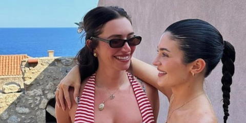 Anastasia Karanikolaou, widely known as Stassie Baby, was seen wearing DMY Studios Juno DMYSUN10SB Black sunglasses with Kylie Jenner. Shop online now on Pretavoir