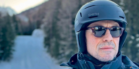 Italian actor Stefano Accorsi was seen wearing tortoiseshell Oliver Peoples Cary Grant Sun OV5413SU 1801/53 sunglasses in his Instagram post, January 2026.