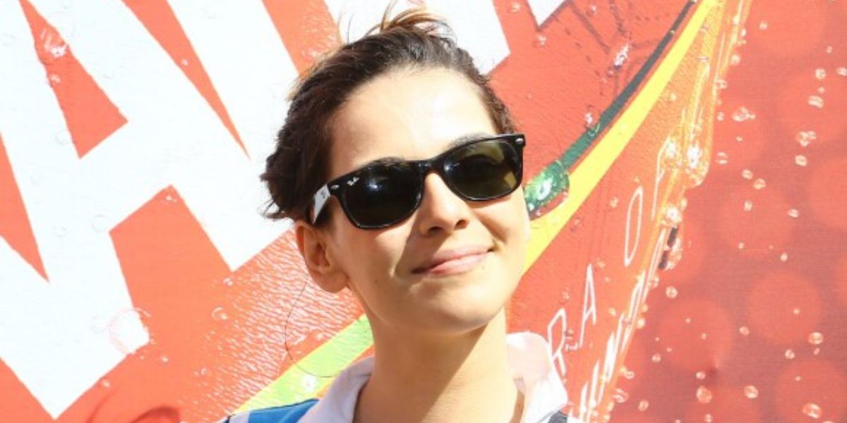 Brazilian actress was seen wearing black Ray-Ban New Wayfarer RB 2132 901L sunglasses