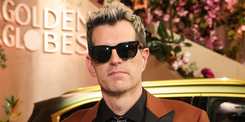Timothy Simons was seen wearing black Oliver Peoples N.06 Sun OV5546SU 1731/P1 Polarised sunglasses at the Golden Globes 2026.