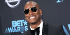 Actor and singer Tyrese Gibson was seen wearing gold and havana Ray-Ban Outdoorsman II RB 3029 181 sunglasses at the 2017 BET Awards. Shop online now on Pretavoir