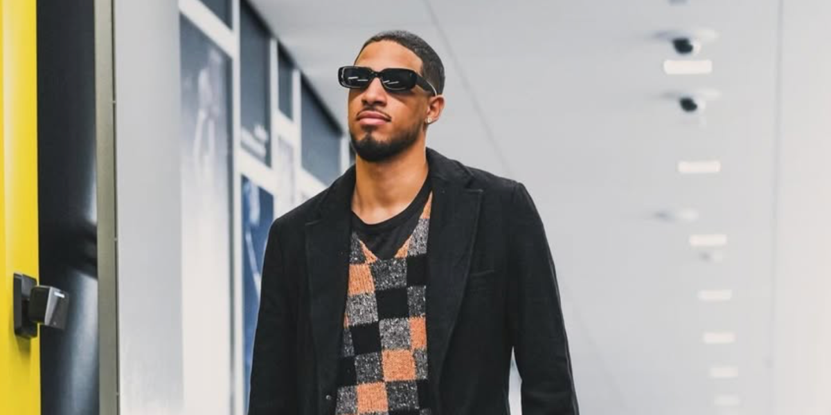 NBA star Tyrese Haliburton was seen wearing black Prada PR 27ZS 16K08Z suglasses