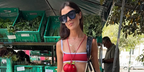 Italian fashion editor Vicky Montanari was seen wearing black Loewe Signature LW40170U 01V sunglasses with blue lenses in her Instagram post, June 2025. Shop online now on Pretavoir