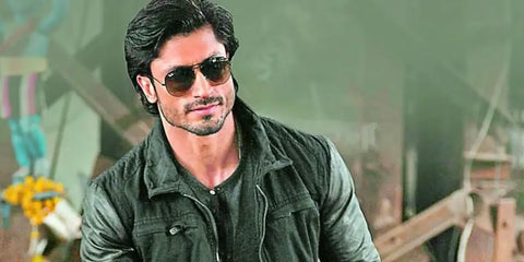Bollywood actor Vidyut Jammwal was seen wearing black Ray-Ban Aviator Large Metal RB 3025 002/51 sunglasses with brown gradient lenses. Shop online now on Pretavoir