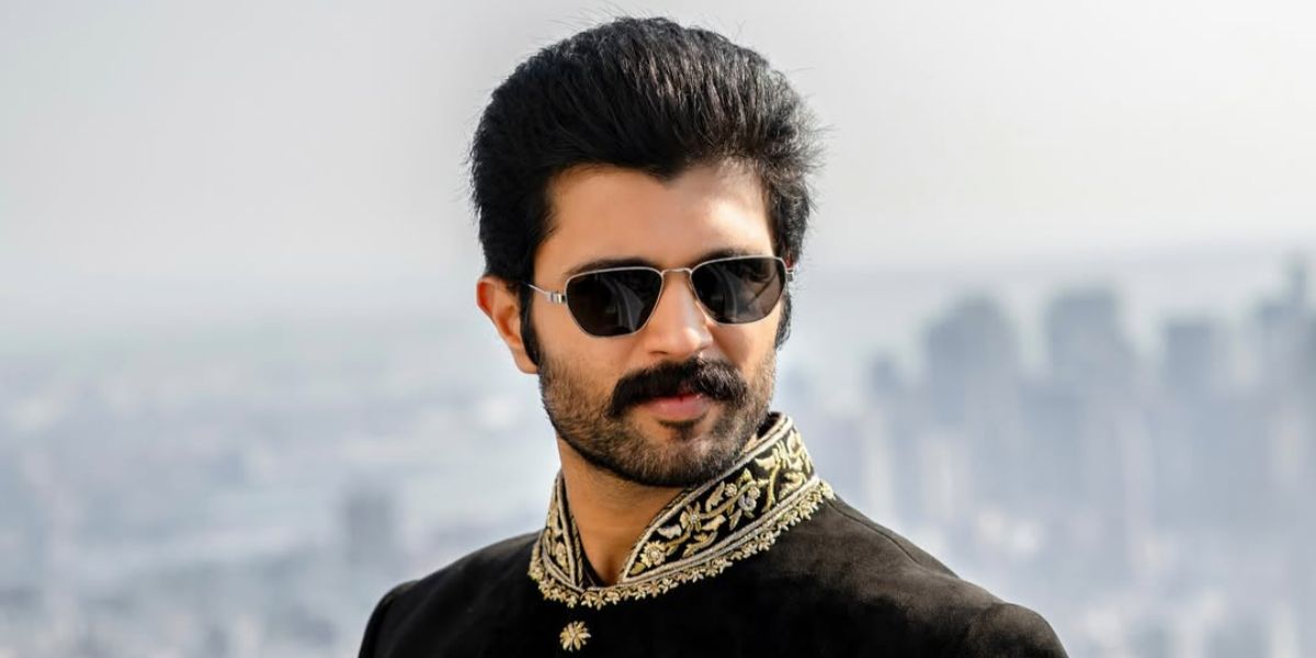 Bollywoof actor Vijay Deverakonda was seen wearing Burberry BE3146 1005/87 sunglasses in his Instagram post, August 2025. Shop online now on Pretavoir