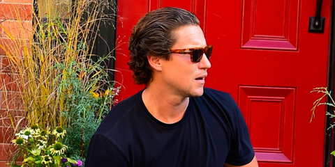Art dealer and curator Vito Schnabel was seen wearing tortoiseshell Persol 3326S 24/57 Polarised sunglasses in New York City, October 2023. Shop online now on Pretavoir
