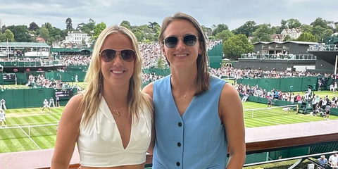 Dutch footballer Vivianne Miedema was seen wearing gold Ray-Ban Hexagonal RB 3548N 9123/3M sunglasses with blue gradient lenses at the Wimbledon Tennis Championships 2023.