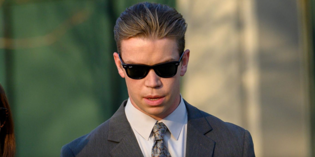 Will Poulter was seen wearing the iconic Ray-Ban Wayfarer 2140 901 Black sunglasses in TV mini series Dopesick