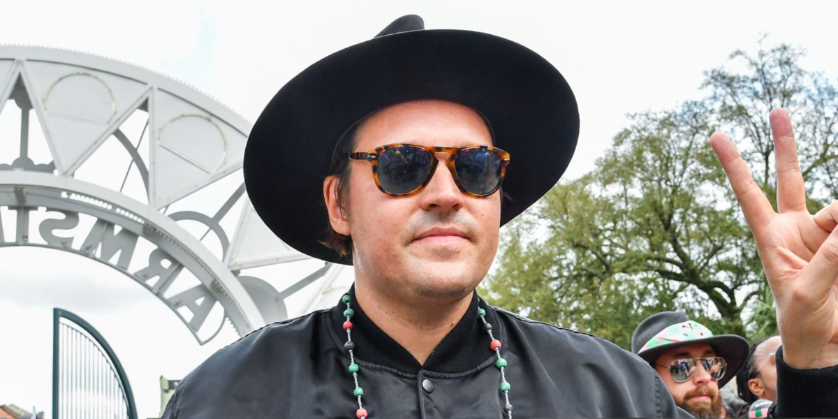 Win Butler of Arcade Fire was seen wearing havana Persol 0714 24/S3 Folding Polarised sunglasses at the Mardi Gras Festival 2019. Shop online now on Pretavoir