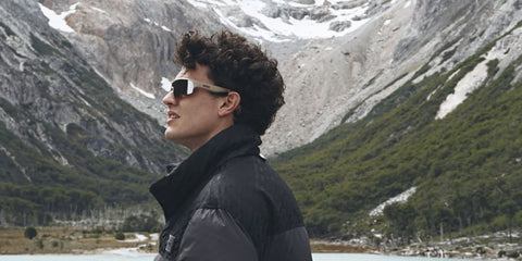 Xavier Serrano was seen wearing Hugo Boss 1607/S VK6TI wraparound sunglasses with mirror lenses in his Instagram post