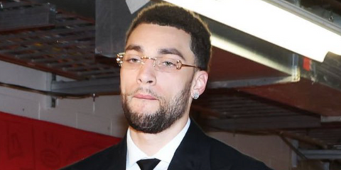 Basketball player Zach LaVine was seen wearing gold Cartier Piccadilly CT0092O 001 'Big C' rimless optical glasses in an X / Twitter post by NBA Central in 2022. Shop online now on Pretavoir