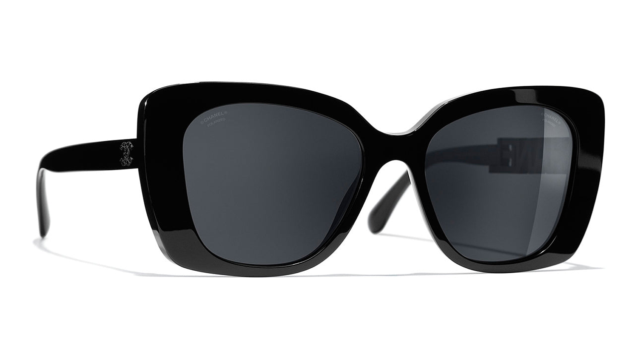 Sunglasses Chanel Black in Plastic - 32150919